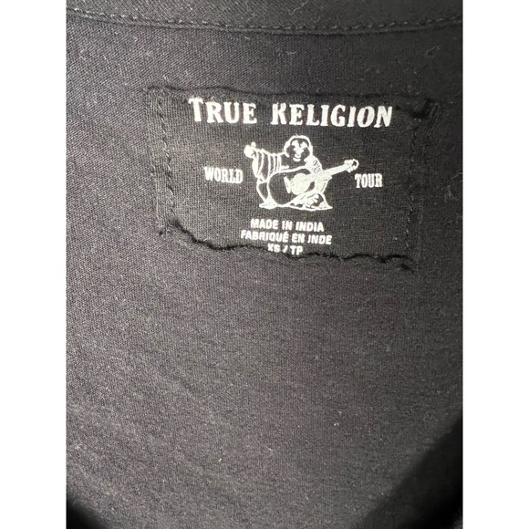 True Religion Womens Black V Neck Graphic T-Shirt Red Poppies Feathers Beaded XS - Picture 7 of 13